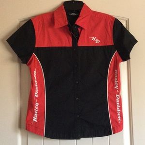 Shortsleeved button up Harley Davidson top
